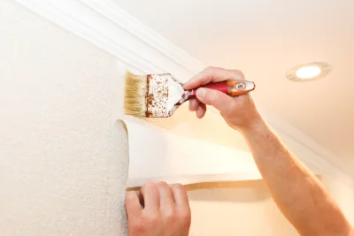 Pose de papier peint à Us — revêtements muraux et toiles de verre